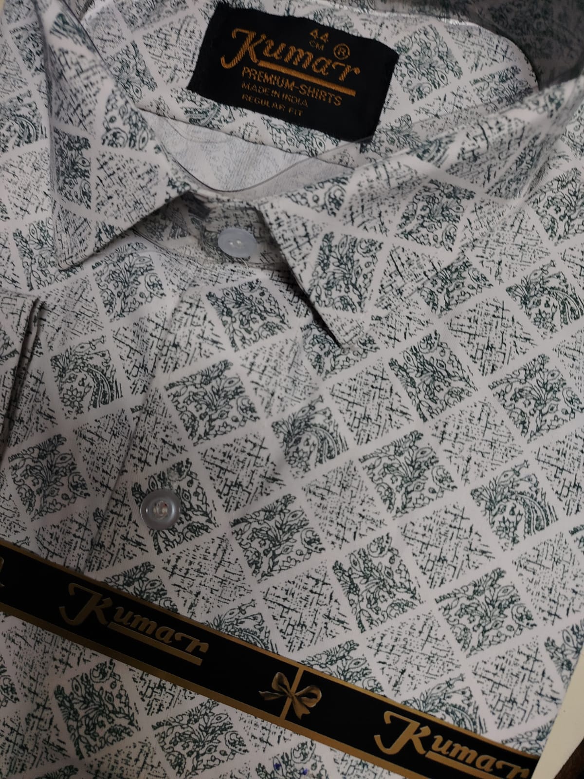 Men Green & White Printed Full Sleeve Shirt